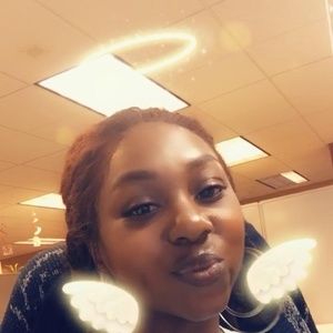 Meet your Posher, Yasmine